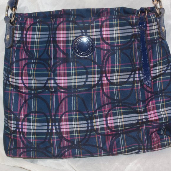 COACH 20003 LIKE NEW Signature Navy Pink Multi Nylon Purse PRICE IS FIRM - Picture 2 of 5
